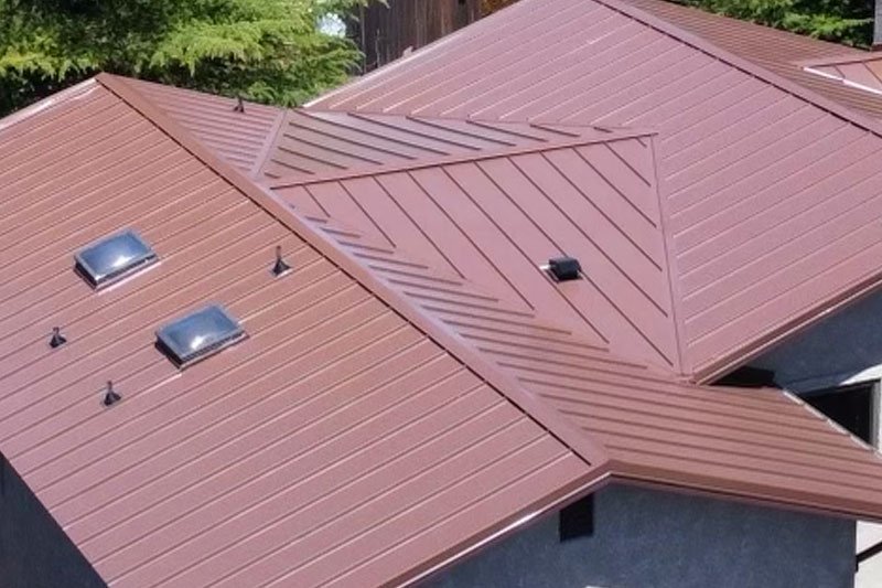 Standing seam metal roof